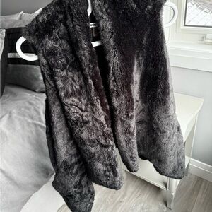 DKNYC Elegant Black Faux Fur vest